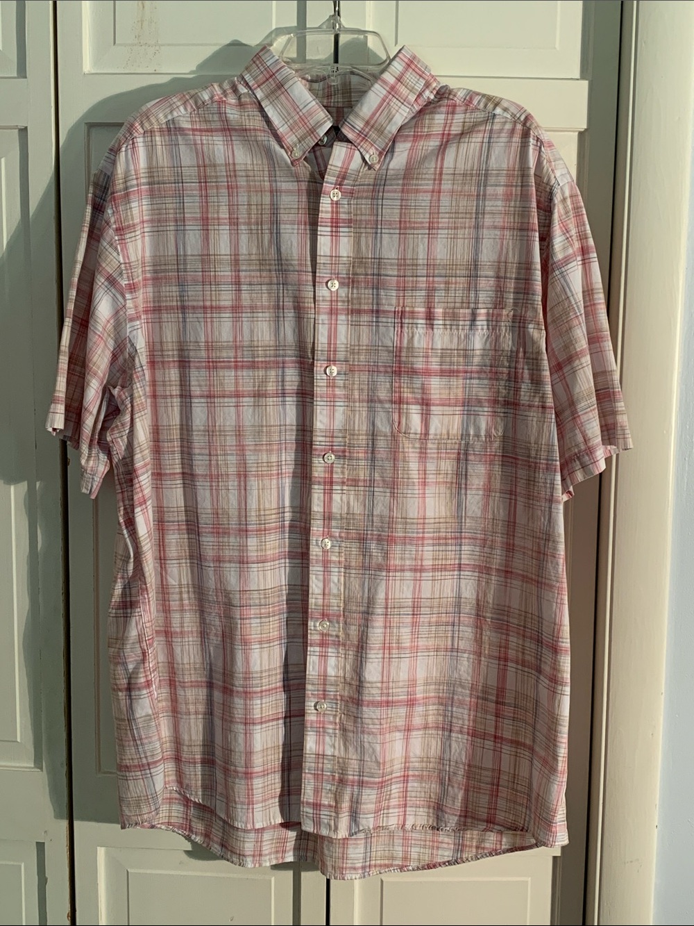 Roundtree & Yorke Short-Sleeve Plaid Button-Down Shirt - White & Pink